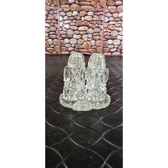 Cut Crystal Heart Salt and Pepper Shakers-Rare - Picture 1 of 11